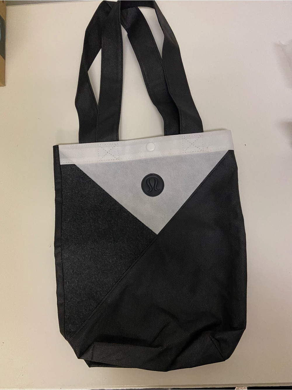 Lululemon Tuxedo Black White Shopping Bag Tote 2013 Limited Edition snap close